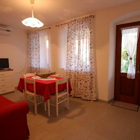App With A Lovely Patio Mali Lošinj Esterno foto