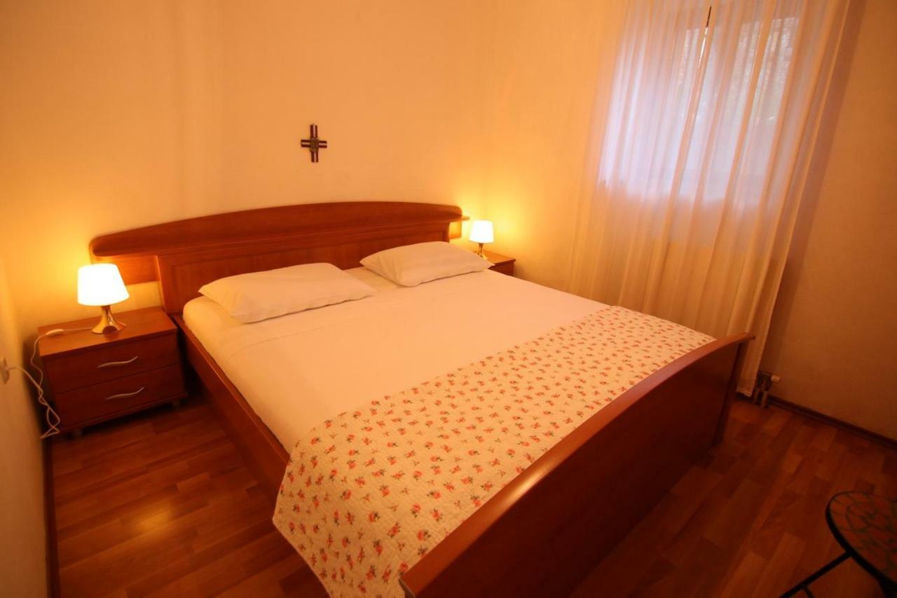 App With A Lovely Patio Mali Lošinj Esterno foto