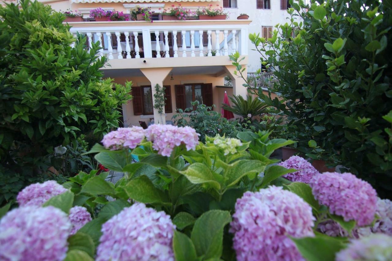 App With A Lovely Patio Mali Lošinj Esterno foto