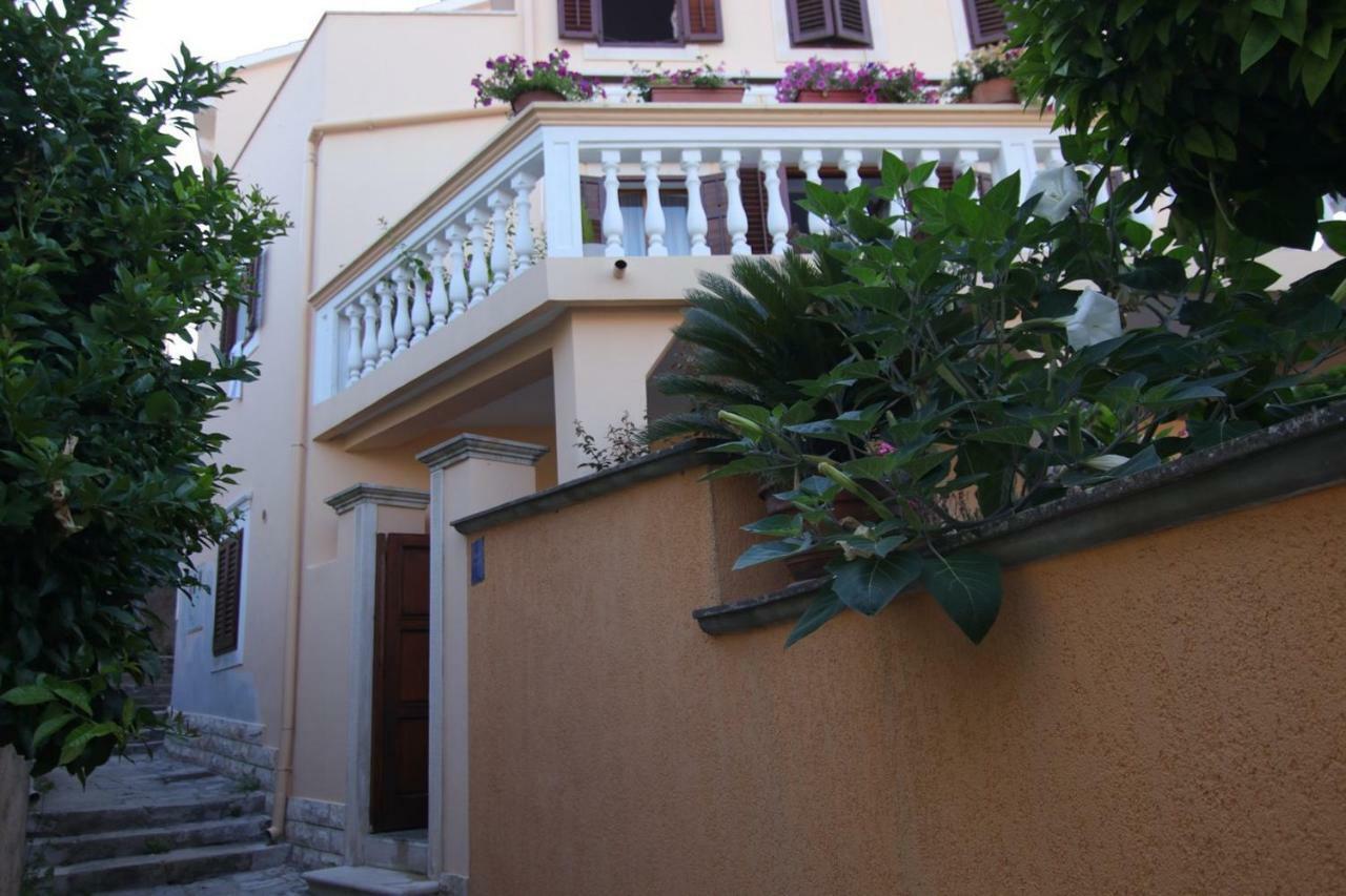 App With A Lovely Patio Mali Lošinj Esterno foto